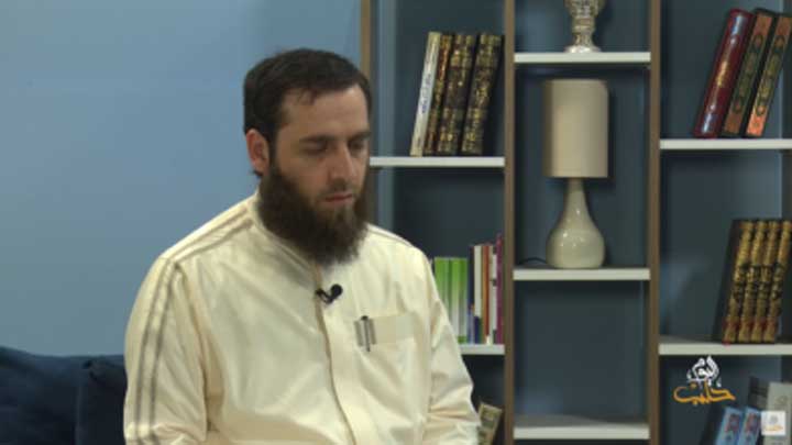 فاسألوا أهل الذكر: حكم الفوائد البنكية والوشم والرسم على الجسم للرجال والنساء وغيرها