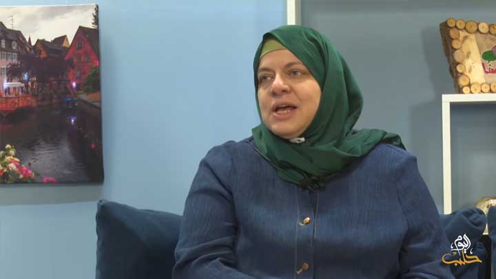 مع بعضنا: عمل المرأة ونظرة المجتمع إليها