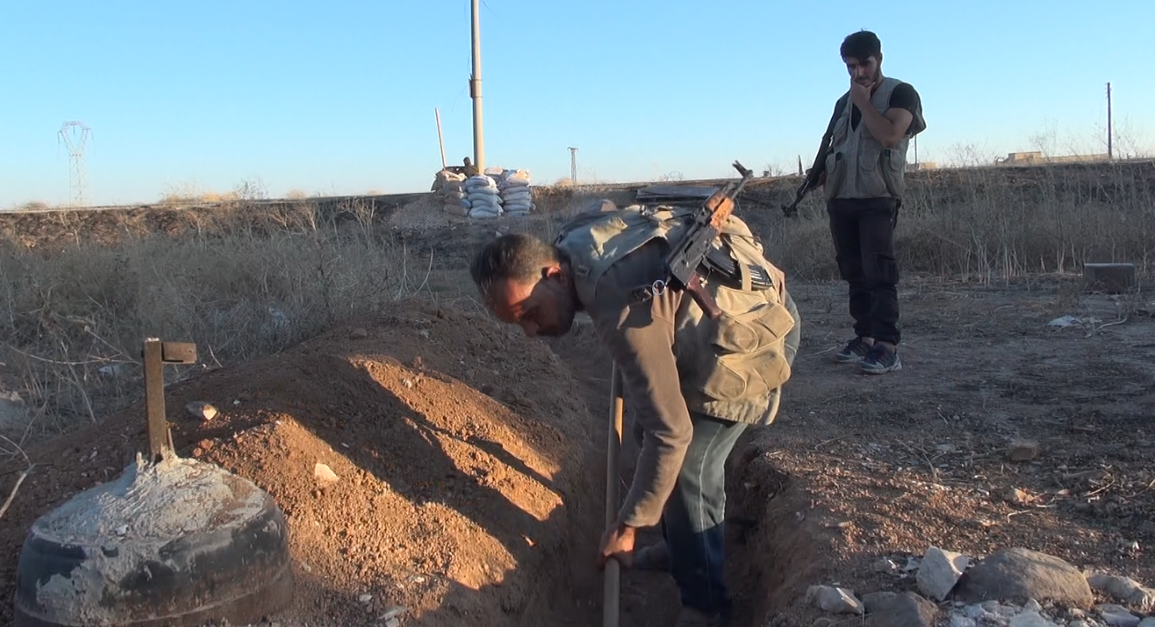 تحصينات كبيرة للثوار على أطراف إدلب وحماة تحسباً لأي معركة