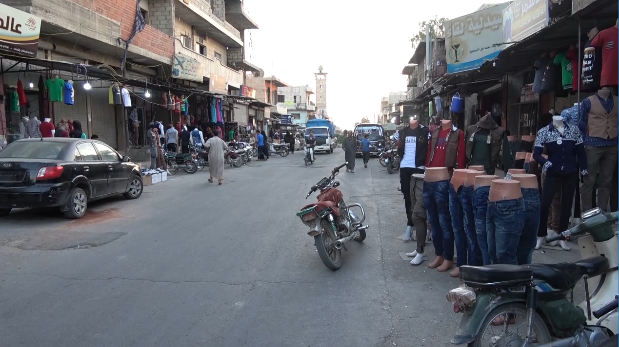 أسواق مدينة كفرنبل تشهد تراجعاً ملحوظا قبيل العيد خوفا من القصف