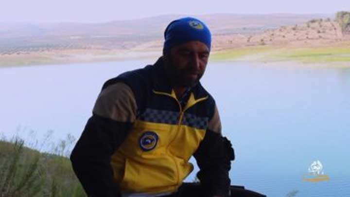 سواعد أمل: “مصطفى نجار” عنصر دفاع مدني وغطاس مهمته إنقاذ حياة المدنيين