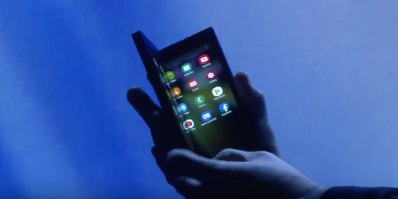 سامسونغ تستعرض هاتفها القابل للطي (فيديو)