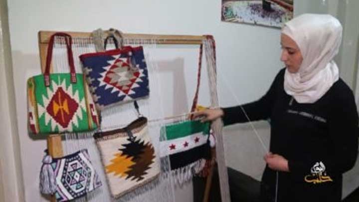 سواعد أمل – عائلة سورية تبدع في حياكة الكروشيه