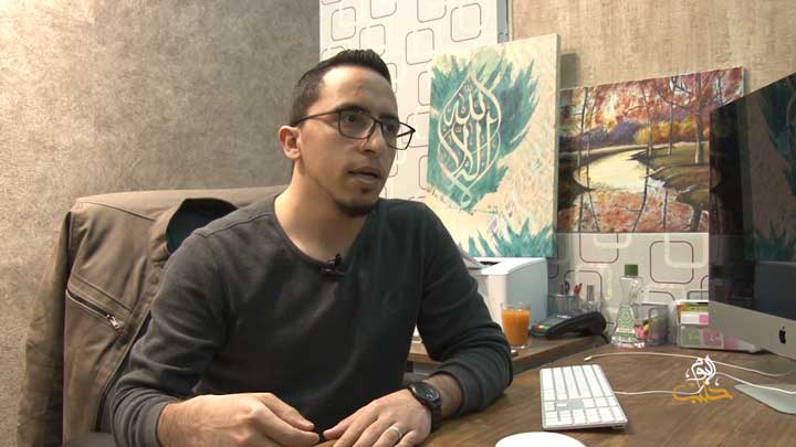 سواعد أمل – سوري دمج بين فني الخط والتصميم