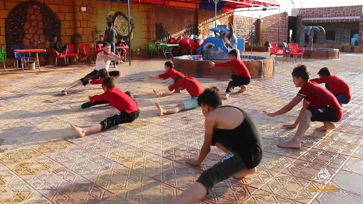 سواعد أمل – بطل أولمبي يفتتح نادي في الشمال السوري المحرر