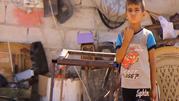 مع بدء العام الدراسي.. مخيمات النازحين دون مدارس