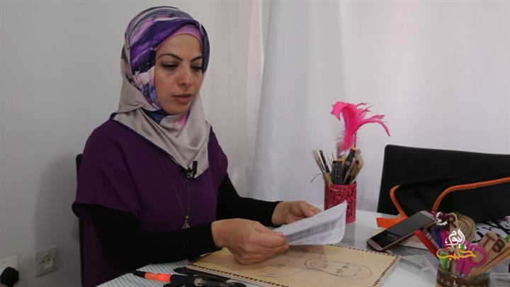 سواعد أمل – رهف تعلو..أنامل شابة سورية تحول الخشب لقطع فنية