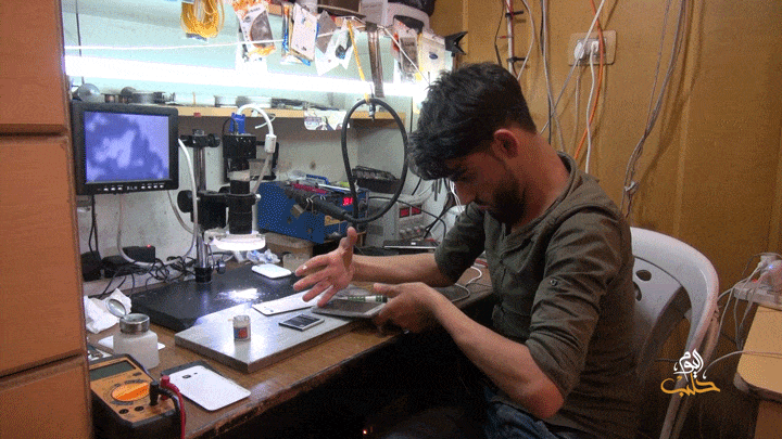 سواعد أمل – محمد.. لم يعقه وضعه الصحي عن العمل والإبداع