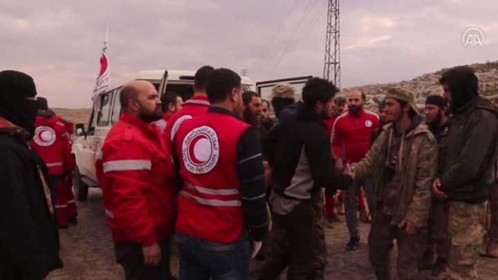 بالفيديو.. صفقة تبادل أسرى بين المعارضة والنظام في حلب