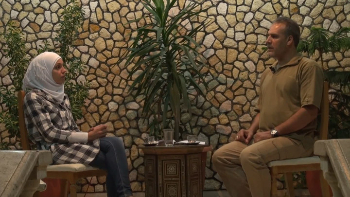 نساء في الثورة: الناشطة عهد فستق تغطية خاصة عن وضع المرأة في الثورة السورية – الجزء الأول