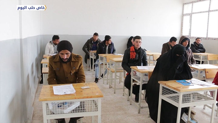 بعد انقطاع طويل.. طلاب في تل أبيض يجرون امتحانات “اليوز” لإكمال تحصيلهم الجامعي