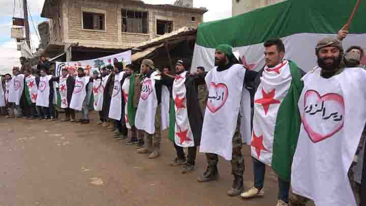 مظاهرة في مدينة بنش شرق إدلب في الذكرى التاسعة للثورة السورية