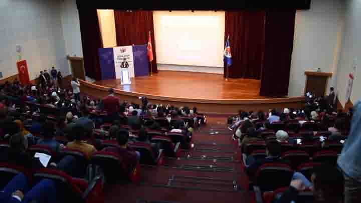 ملتقى بجامعة مرسين التركية لبحث الانسجام بين الطلاب الأجانب والأتراك