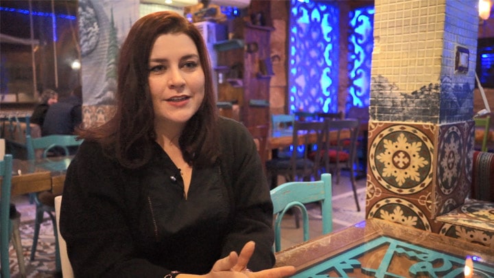 شاهد كيف ساهم السوريون حول العالم بتعليم الأجانب اللغة العربية