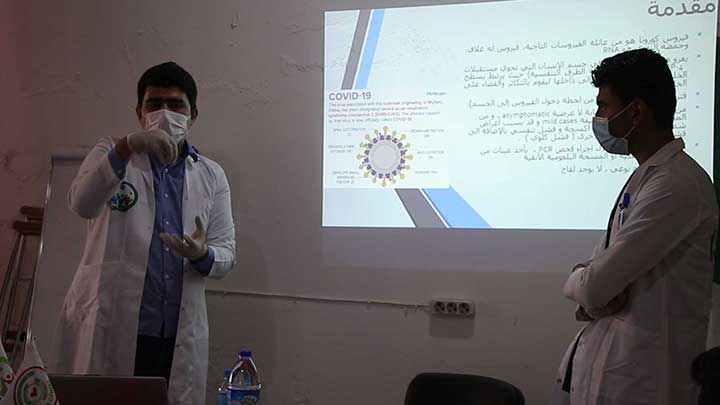 جمعية العائلة تدرب طلابا في كلية الطب على توعية سكان المخيمات حول فايروس كورنا