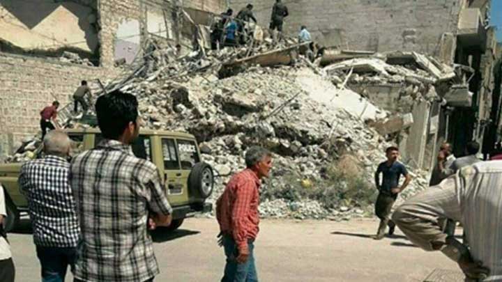 وفاة شاب وإصابة آخرين جراء انهيار مبنى سكني شرقي حلب