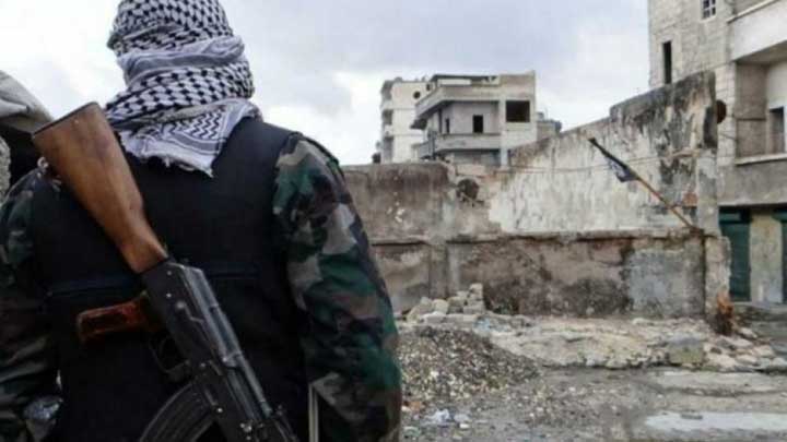 عائلات مهجرة في إدلب تعتمد على نفسها بإمكانيات بسيطة بعيدا عن المساعدات الإنسانية