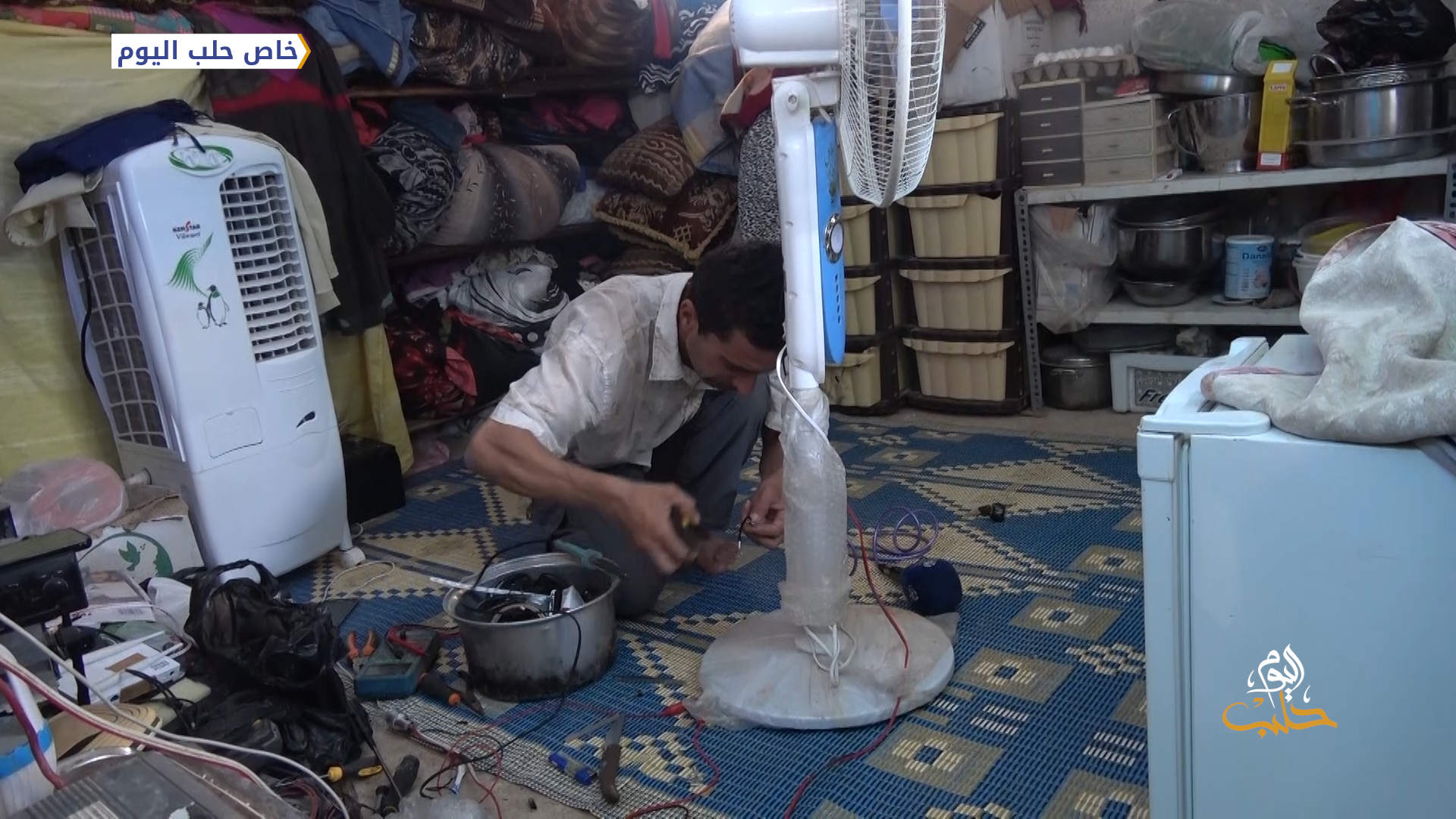 عائلات مهجرة في إدلب تعتمد على نفسها بإمكانيات بسيطة بعيدا عن المساعدات الإنسانية