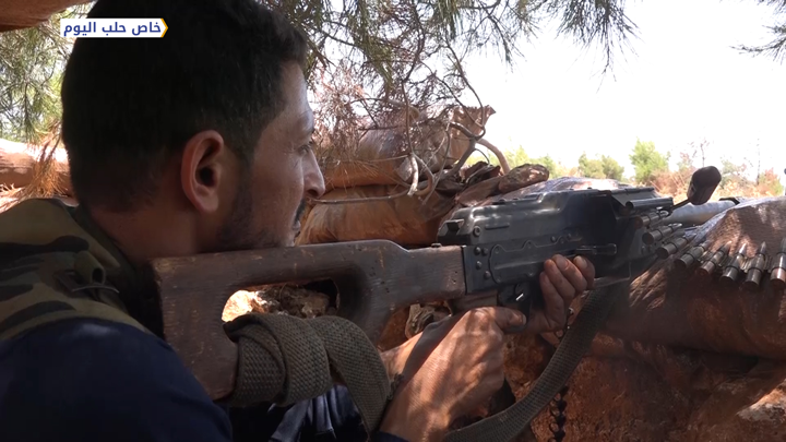 وسط القصف المستمر.. فصائل المعارضة تتصدى لمحاولات تسلل قوات النظام إلى جبل الزاوية