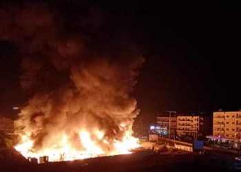 إحراق مخيم للاجئين السوريين في لبنان