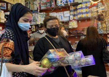 للمرة الأولى بيع مستلزمات “أعياد الميلاد” بشكل علني في السعودية