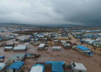 مساعدات تركية طارئة إلى مخيمات الشمال السوري