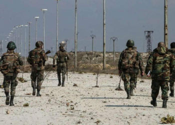 دير الزور.. قوات النظام تطالب أصحاب محال بيع الجولات بالعمل لديهم كمخبرين