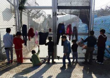 مجهولون يهاجمون مبنى لأطفال لاجئين في اليونان