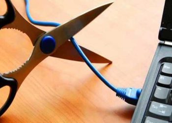 مسؤول سابق في حكومة النظام يقترح قطع الإنترنت لست ساعات يومياً