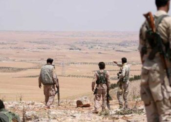 مجهولون يهاجمون مقراً للأمن العسكري في الميادين وسقوط عدد من الجرحى 