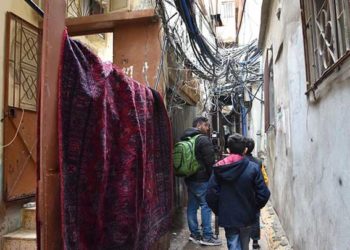 إخلاء مجمع للاجئين السوريين جنوبي لبنان