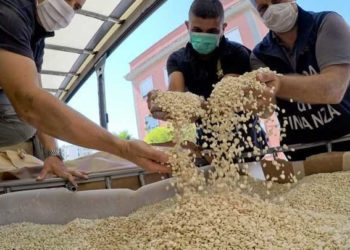 إيطاليا تتلف أكبر شحنة مخدرات مصدرها سوريا