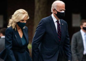 أول خطوات بايدن في البيت الأبيض.. توقيع 15 أمراً تنفيذيا تلغي قرارات سابقة لترامب