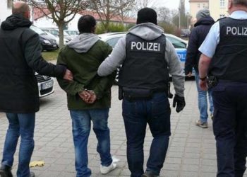 الشرطة الألمانية تفتح تحقيقاً ضد تنظيم لتهريب البشر يتزعمه مواطن سوري