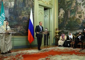 السعودية تؤكد من موسكو على وقف نفوذ إيران في سوريا