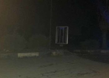 بعد الإساءة لرئيس الهيئة الروحية.. مدنيون يمزقون صور الأسد في السويداء