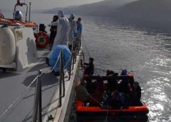 خفر السواحل التركي ينقذ 13 طالب لجوء غربي البلاد