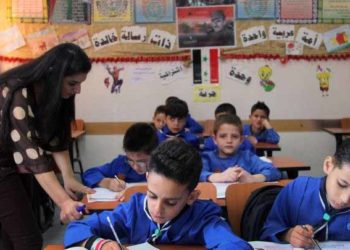 الوضع المعيشي يطيل أمد أزمة نقص المعلمين في مدارس ريف دمشق