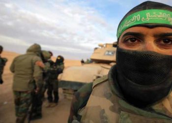 “لواء أبو الفضل العباس” يحتمي بالقوات الروسية في ديرالزور