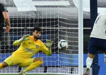 توتنهام يحجز بطاقة نهائي “كارباو” بعد الفوز على برينغتو