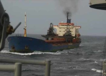 وصول السفينة التركية المختطفة إلى الغابون بعد احتجاز معظم طاقمها لدى القراصنة