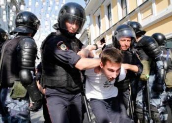 وصول السفينة التركية المختطفة إلى الغابون بعد احتجاز معظم طاقمها لدى القراصنة