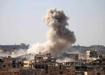 غارات جوية وقصف مدفعي على ريفي اللاذقية وإدلب