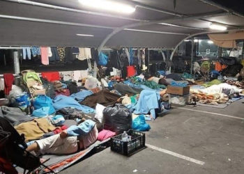 اليونان تعتزم ترحيل لاجئين غالبيتهم سوريين