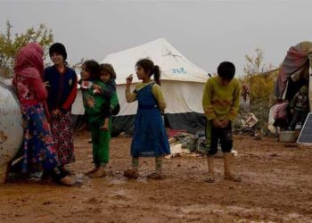 جمعية تركية ترسل مساعدات لـ 500 طفل في مخيمات شمال غرب سوريا