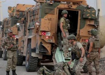 تركيا تنشر عشرات العناصر على طريق M4