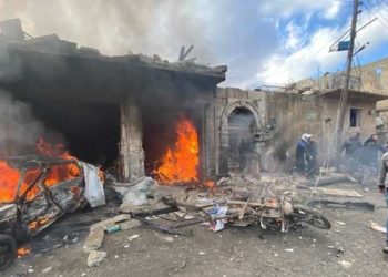 قتلى وجرحى بانفجار سيارتين مفخختين بريف حلب