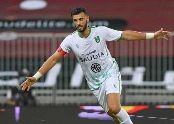 الكشف عن قيمة تجديد عقد “السومة” مع نادي “الأهلي” السعودي