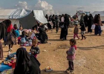 العراق يلغي خطة لنقل عائلات “تنظيم الدولة” من سوريا