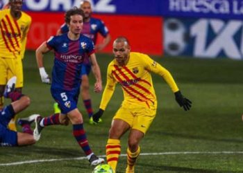 برشلونة يتغلب على هويسكا بصعوبة وينجح باقتناص فوز مهم في الدوري الإسباني